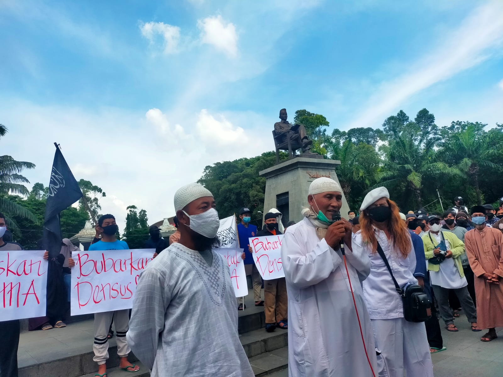 Ratusan Massa Ikuti Aksi Bela Ulama di Solo